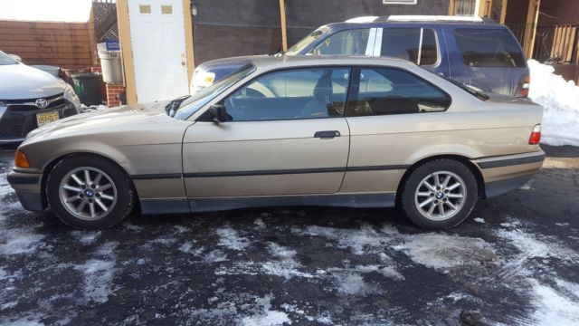 1994 BMW 325IS - M3 tail lights 1994 BMW 3-Series