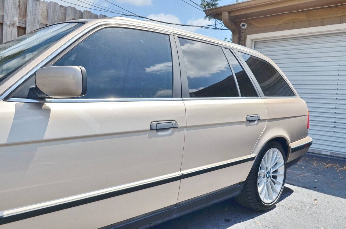 1994 BMW 5-Series 525i 4dr Wagon - photo 11