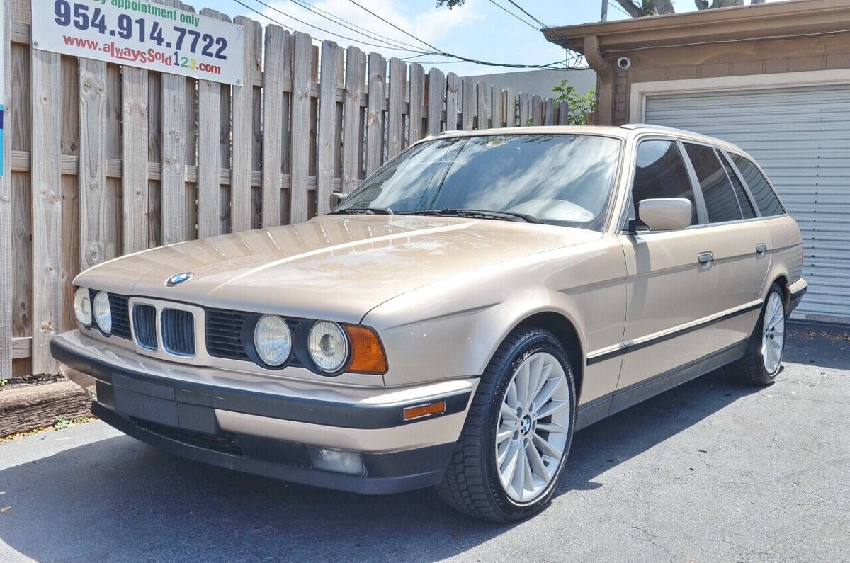 1994 BMW 5-Series 525i 4dr Wagon - photo 2