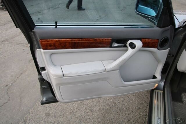 1994 BMW 7-Series i - photo 10