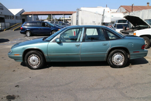 1994 Buick Regal Custom - photo 2