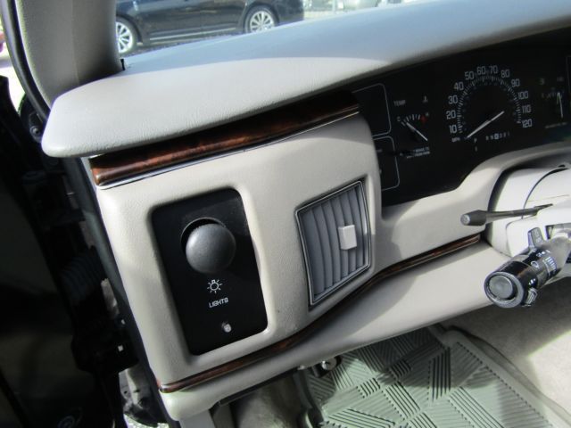 1994 Buick Roadmaster Base With Leather - photo 10