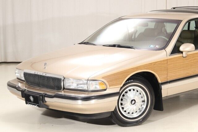 1994 Buick Roadmaster Estate 8-Passenger 5.7L V8 Wagon - photo 4