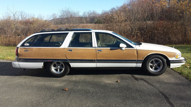 1994 Buick Roadmaster Estate Wagon 4-Door - photo 5
