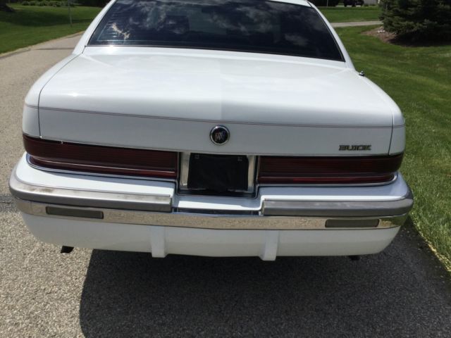 1994 Buick Roadmaster - photo 3