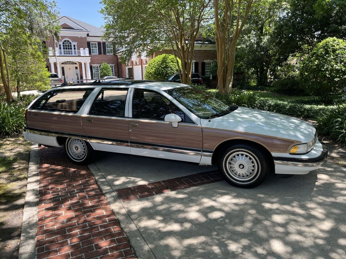 1994 Buick Roadmaster ESTATE - photo 2