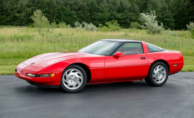 1994 C4, 29K MI, 5.7L 300HP V8, AUTO, 17” ALUM WHLS, ROOF PANEL, SPORT SEATS 1994 Chevrolet Corvette
