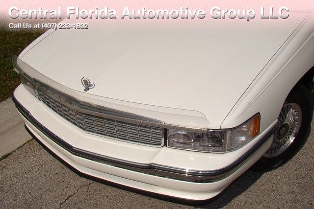 1994 Cadillac DeVille Base Sedan 4-Door - photo 4