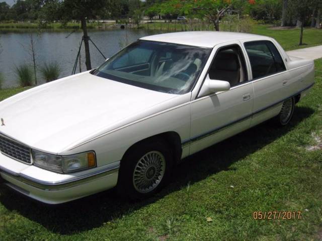 1994 Cadillac DeVille Base 4dr Sedan Automatic 4-Speed FWD V8 4.9L Gasoline 1994 Cadillac DeVille Base 4dr Sedan