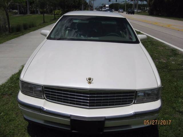 1994 Cadillac DeVille Base 4dr Sedan - photo 12