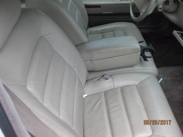 1994 Cadillac DeVille Base 4dr Sedan - photo 4