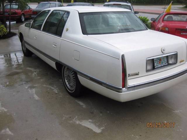 1994 Cadillac DeVille Base 4dr Sedan - photo 8
