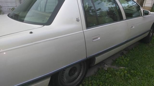 1994 Cadillac DeVille Base Sedan 4-Door - photo 6