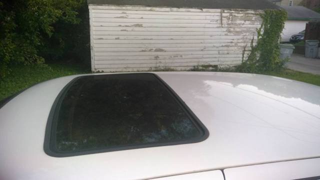 1994 Cadillac DeVille Base Sedan 4-Door - photo 8