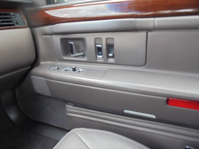 1994 Cadillac DeVille Concours - photo 12