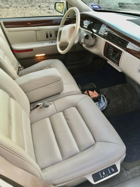 1994 Cadillac DeVille - photo 9