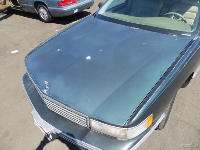 1994 Cadillac DeVille Base Sedan 4-Door - photo 10