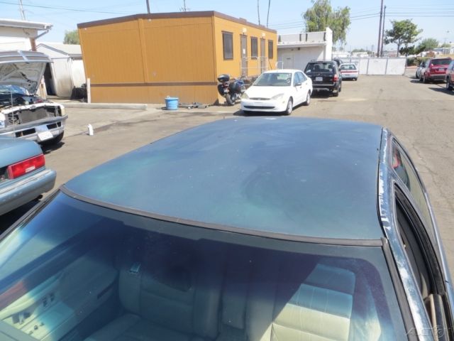1994 Cadillac DeVille Base Sedan 4-Door - photo 11