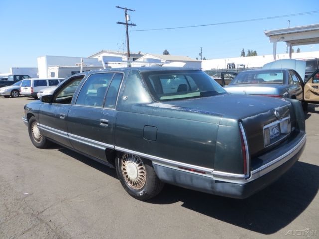1994 Cadillac DeVille Base Sedan 4-Door - photo 2