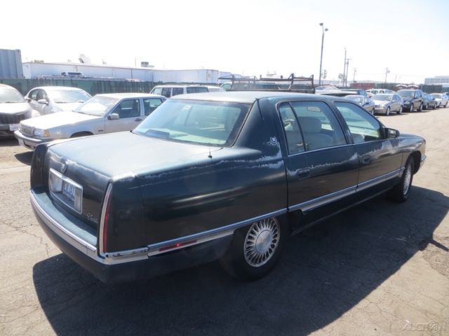 1994 Cadillac DeVille Base Sedan 4-Door - photo 4