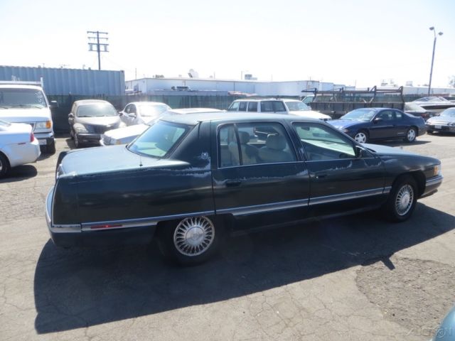 1994 Cadillac DeVille Base Sedan 4-Door - photo 5