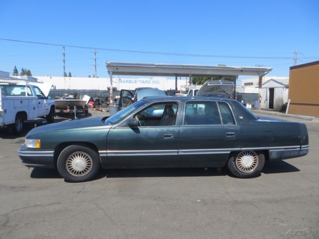 1994 Cadillac DeVille Base Sedan 4-Door - photo 6