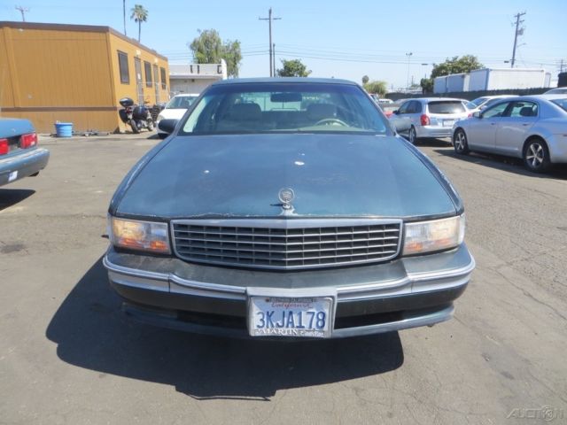 1994 Cadillac DeVille Base Sedan 4-Door - photo 7