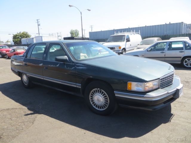 1994 Cadillac DeVille Base Sedan 4-Door - photo 8