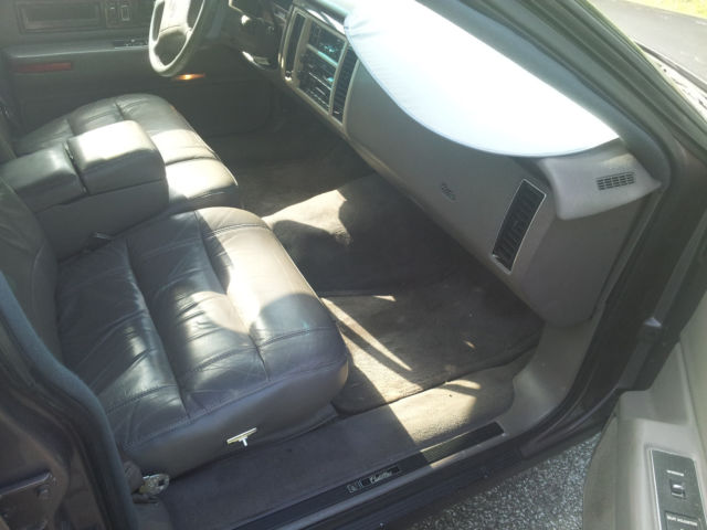 1994 Cadillac Fleetwood - photo 12