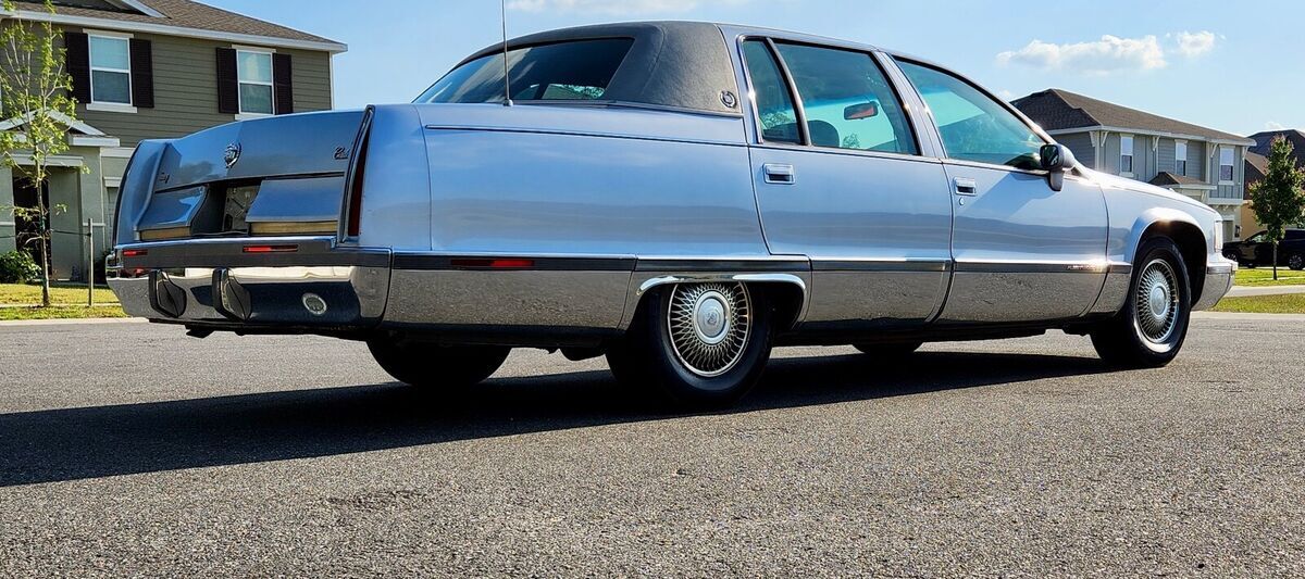 1994 Cadillac Fleetwood Brougham - photo 11