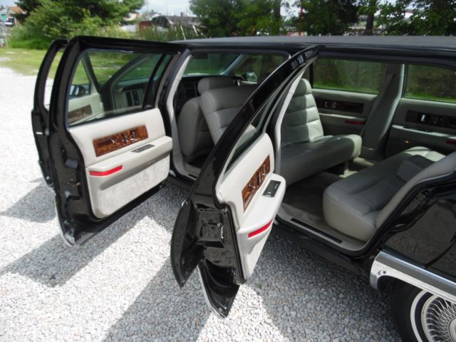 1994 Cadillac Fleetwood - photo 11