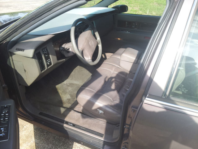 1994 Cadillac Fleetwood - photo 8