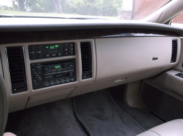 1994 Cadillac Fleetwood - photo 6