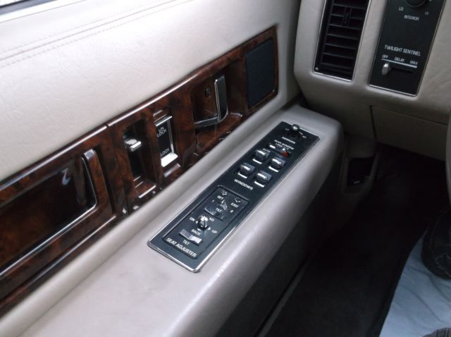 1994 Cadillac Fleetwood - photo 7