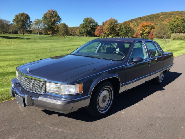 1994 Cadillac Fleetwood Brougham 5.7L V8 ONLY 28k mi!!! LOW MILES!!! 1-OWNER!!! 1994 Cadillac Fleetwood Base Sedan 4-Door