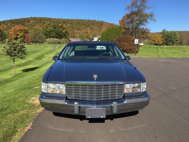 1994 Cadillac Fleetwood Base Sedan 4-Door - photo 2
