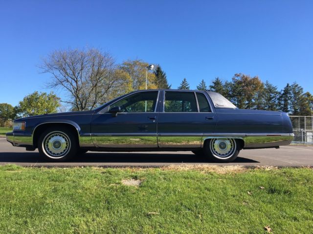 1994 Cadillac Fleetwood Base Sedan 4-Door - photo 8