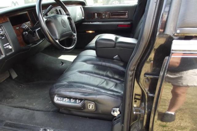 1994 Cadillac Fleetwood Hearse - photo 10
