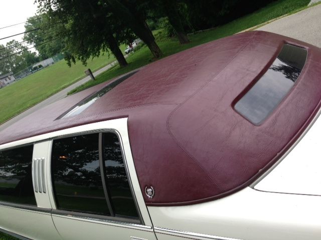 1994 Cadillac Fleetwood Brougham Sedan 4-Door - photo 4