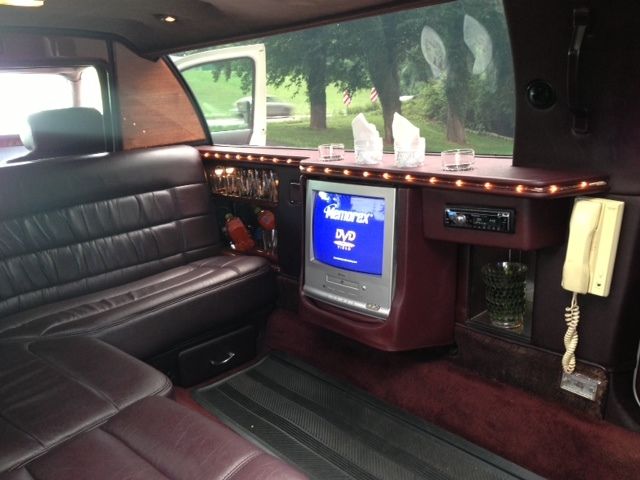 1994 Cadillac Fleetwood Brougham Sedan 4-Door - photo 9