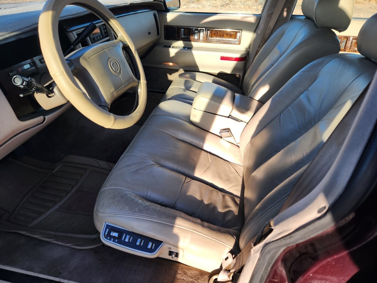 1994 Cadillac Fleetwood - photo 13