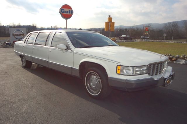 1994 Cadillac Fleetwood Brougham perfect condition Airport 6 door Limo 1994 Cadillac Fleetwood Brougham