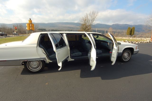 1994 Cadillac Fleetwood Brougham - photo 13