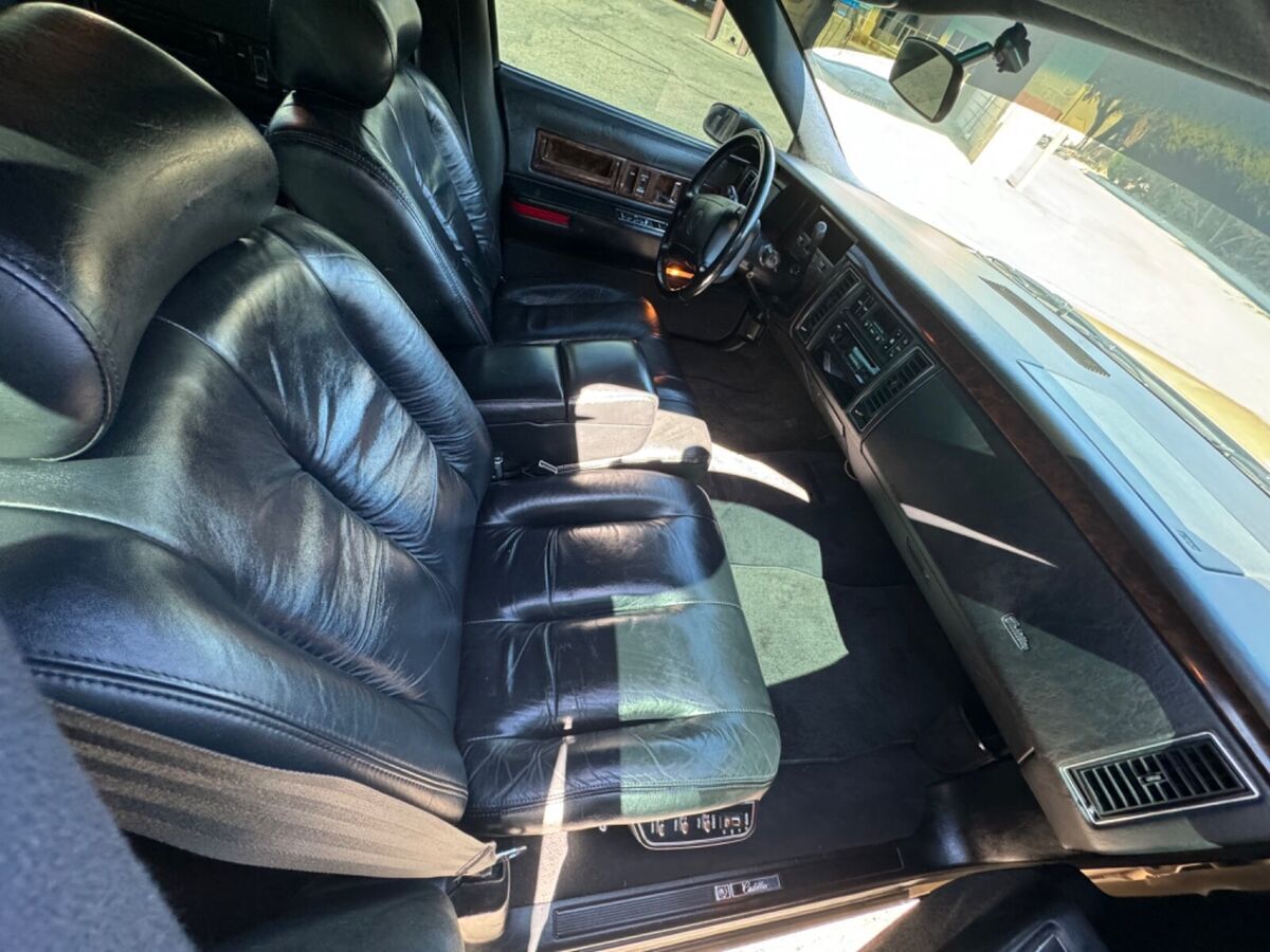 1994 Cadillac Fleetwood Brougham - photo 12
