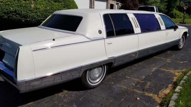 1994 Cadillac Fleetwood Limo - photo 2
