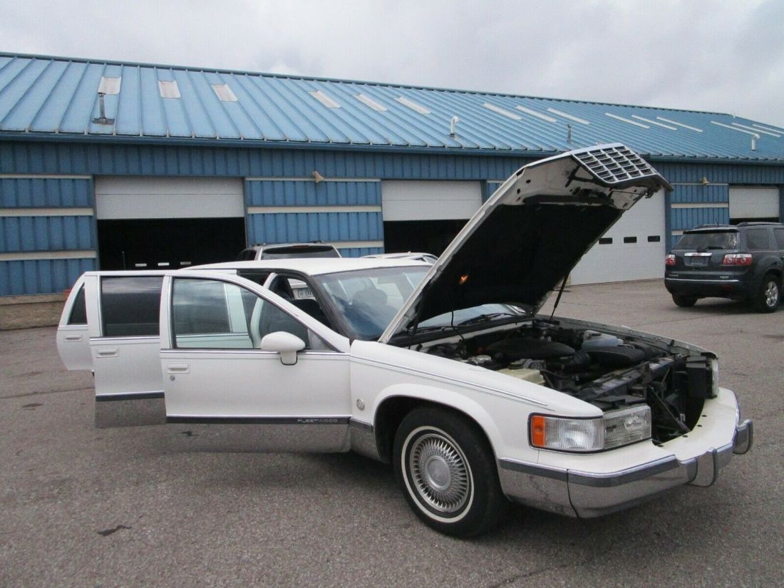 1994 Cadillac Fleetwood - photo 2
