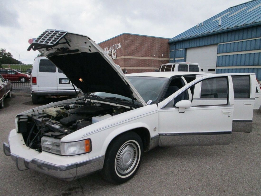 1994 Cadillac Fleetwood - photo 3