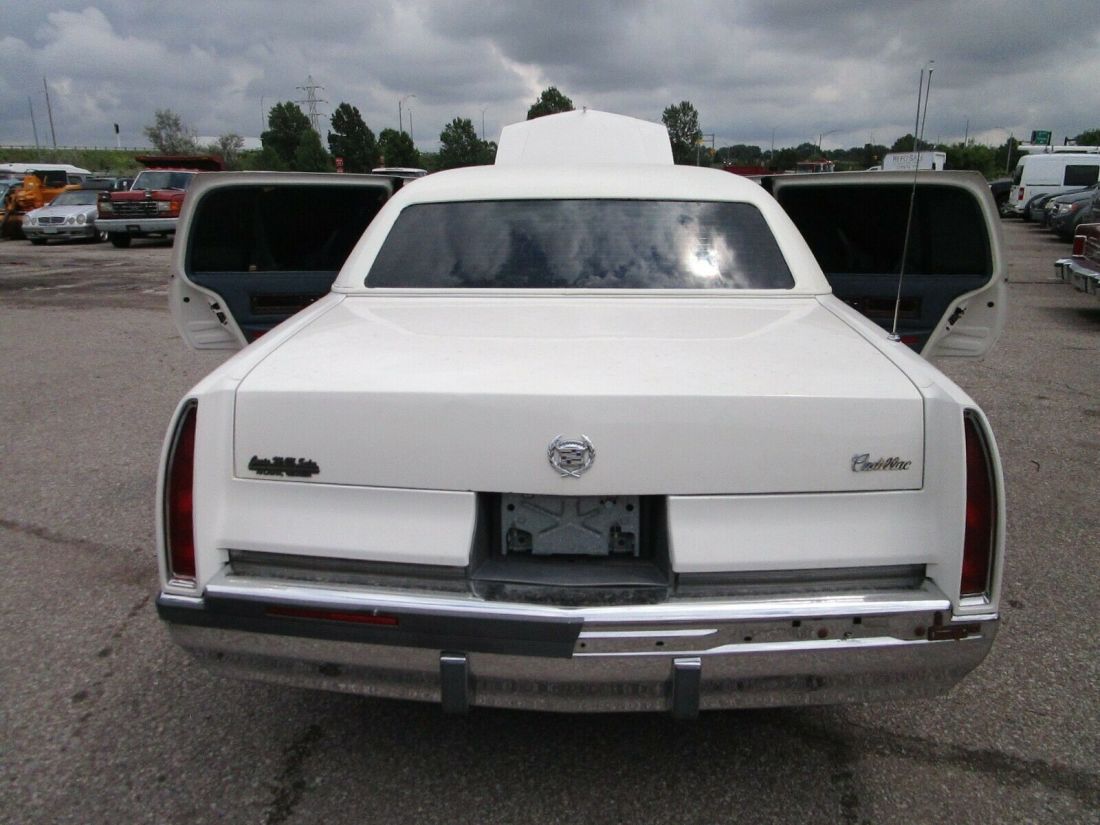 1994 Cadillac Fleetwood - photo 8