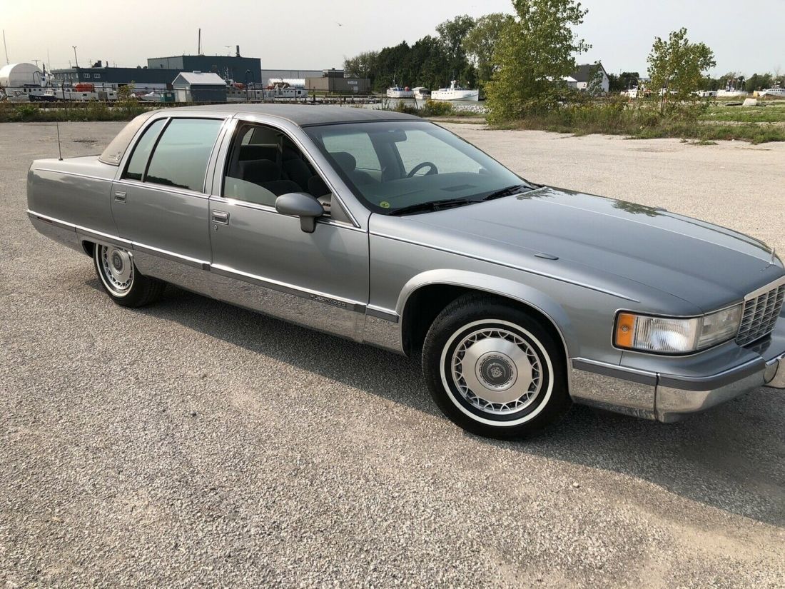 1994 Cadillac Fleetwood BASE - photo 5