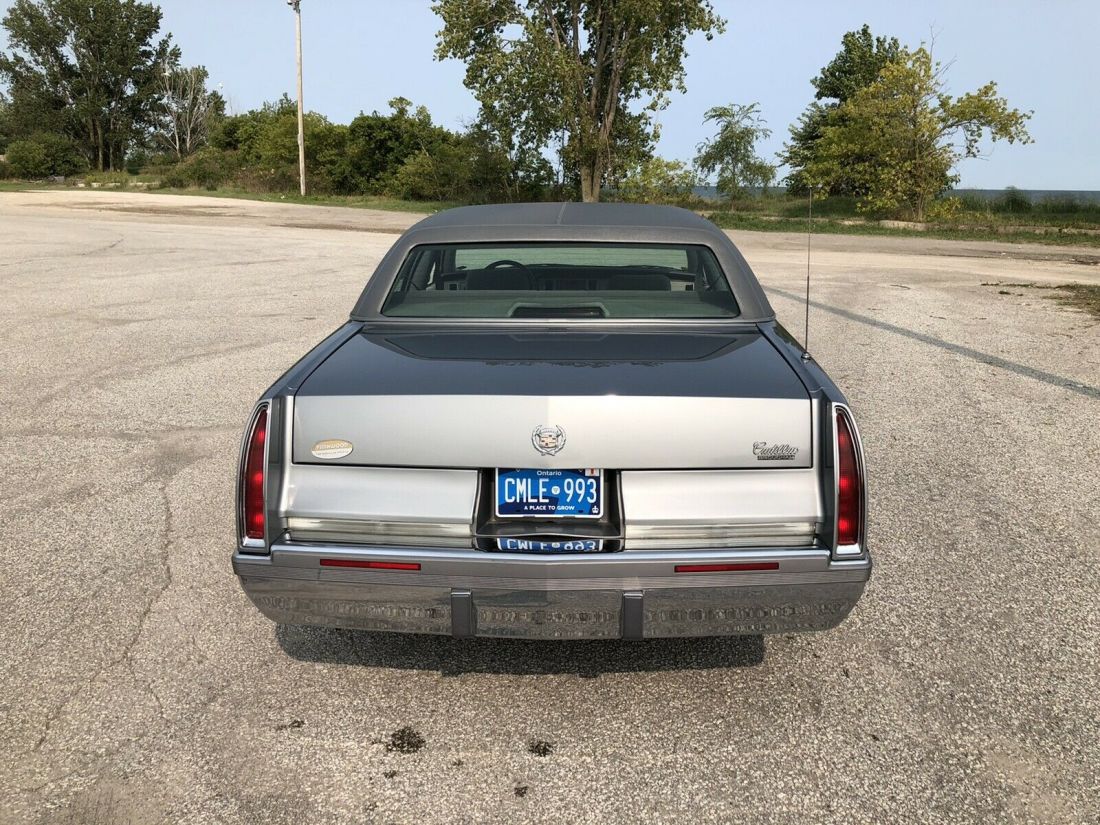 1994 Cadillac Fleetwood BASE - photo 6